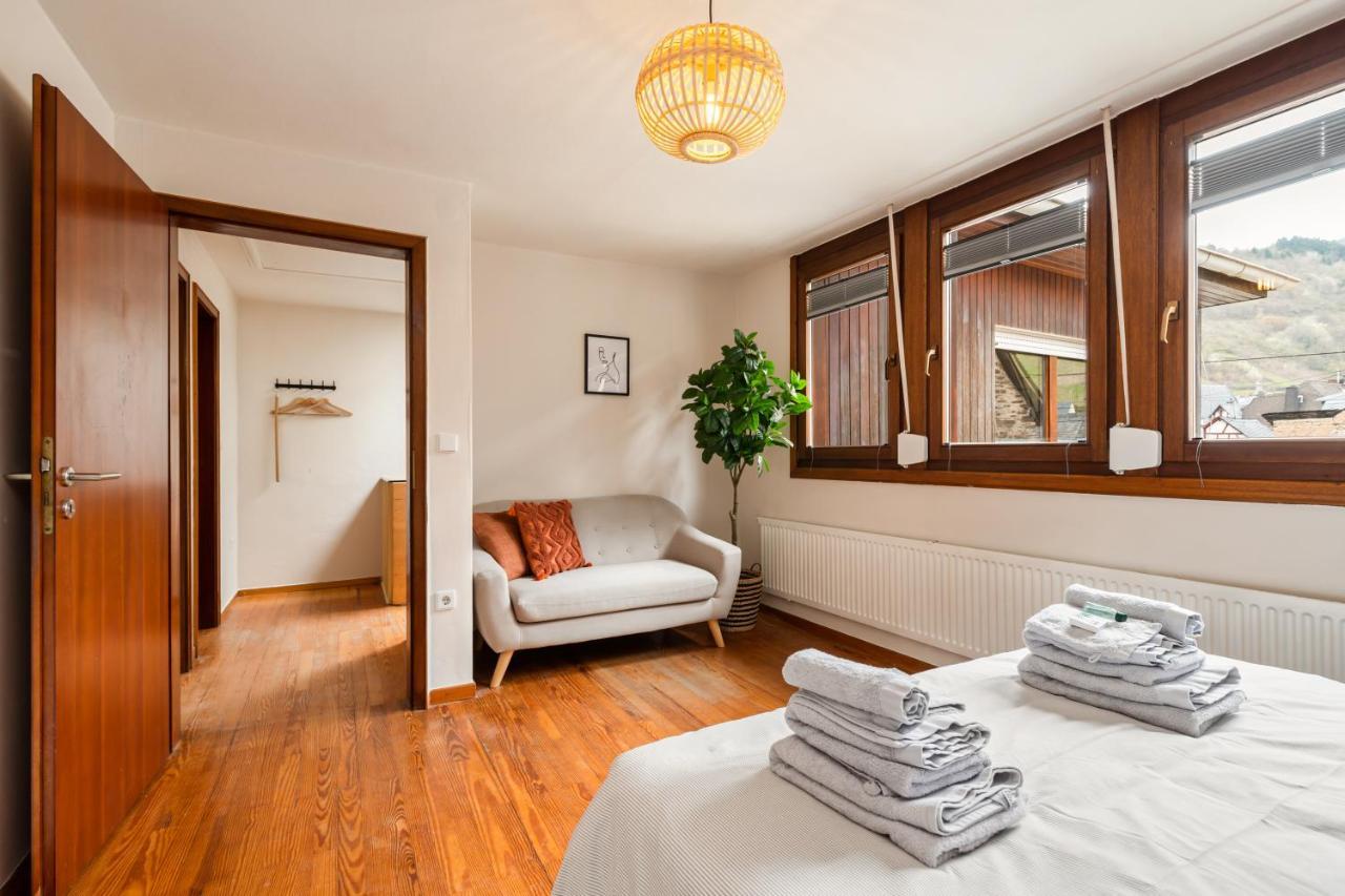 Haus Blaue Traube Mit Moselblick Apartman Ediger-Eller Kültér fotó